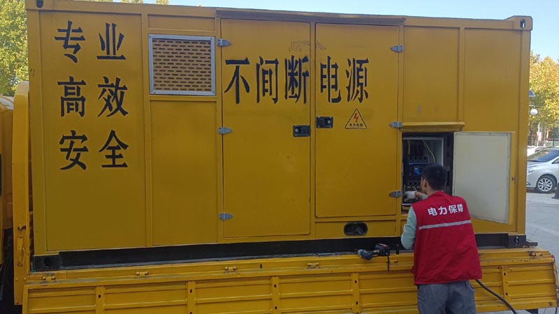 安次柴油发电机组和UPS电源配合使用时，如何避免切换过程中的电力中断？