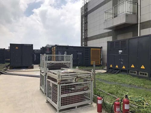 安次除了定期检查，还有哪些方法可以及时发现接触式转速表探头的磨损？